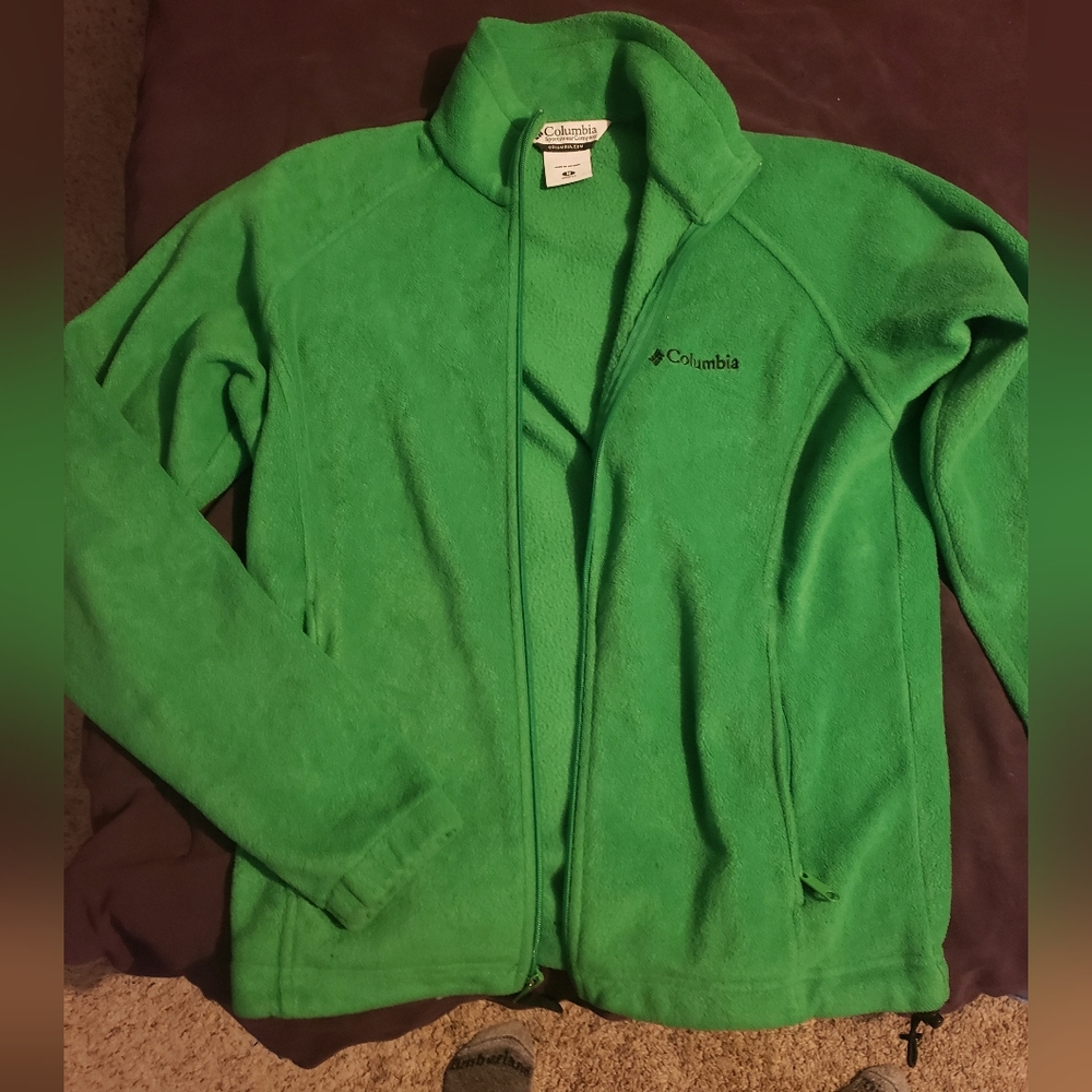 Woman's fleece medium Columbia zip up like new!